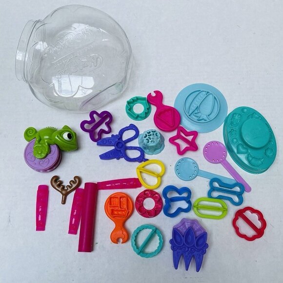 Play Doh Dough Accessories in PlayDoh Container with Lid 24 pieces Kids Toy - Picture 1 of 8